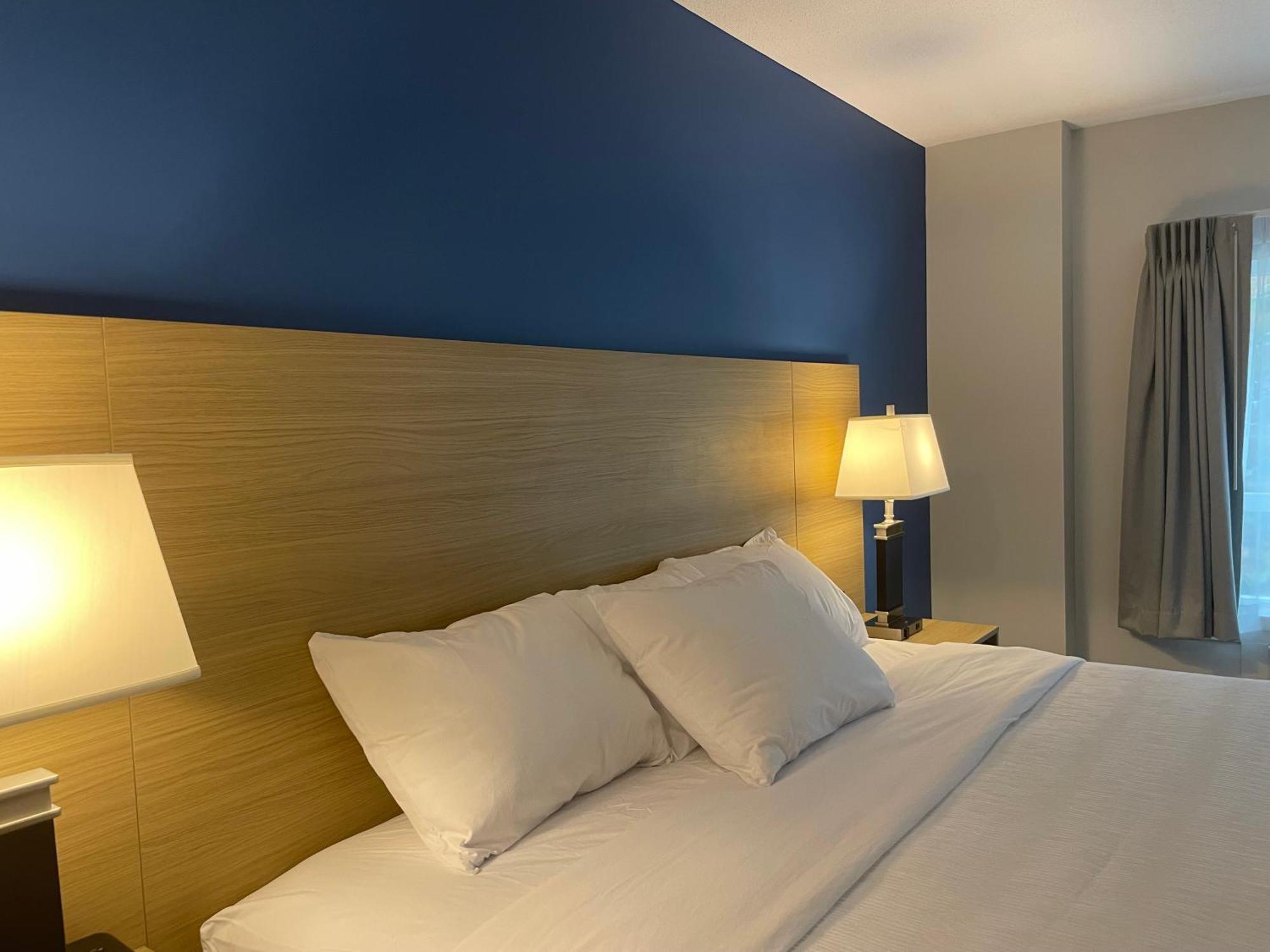 Baymont By Wyndham Gold River エクステリア 写真