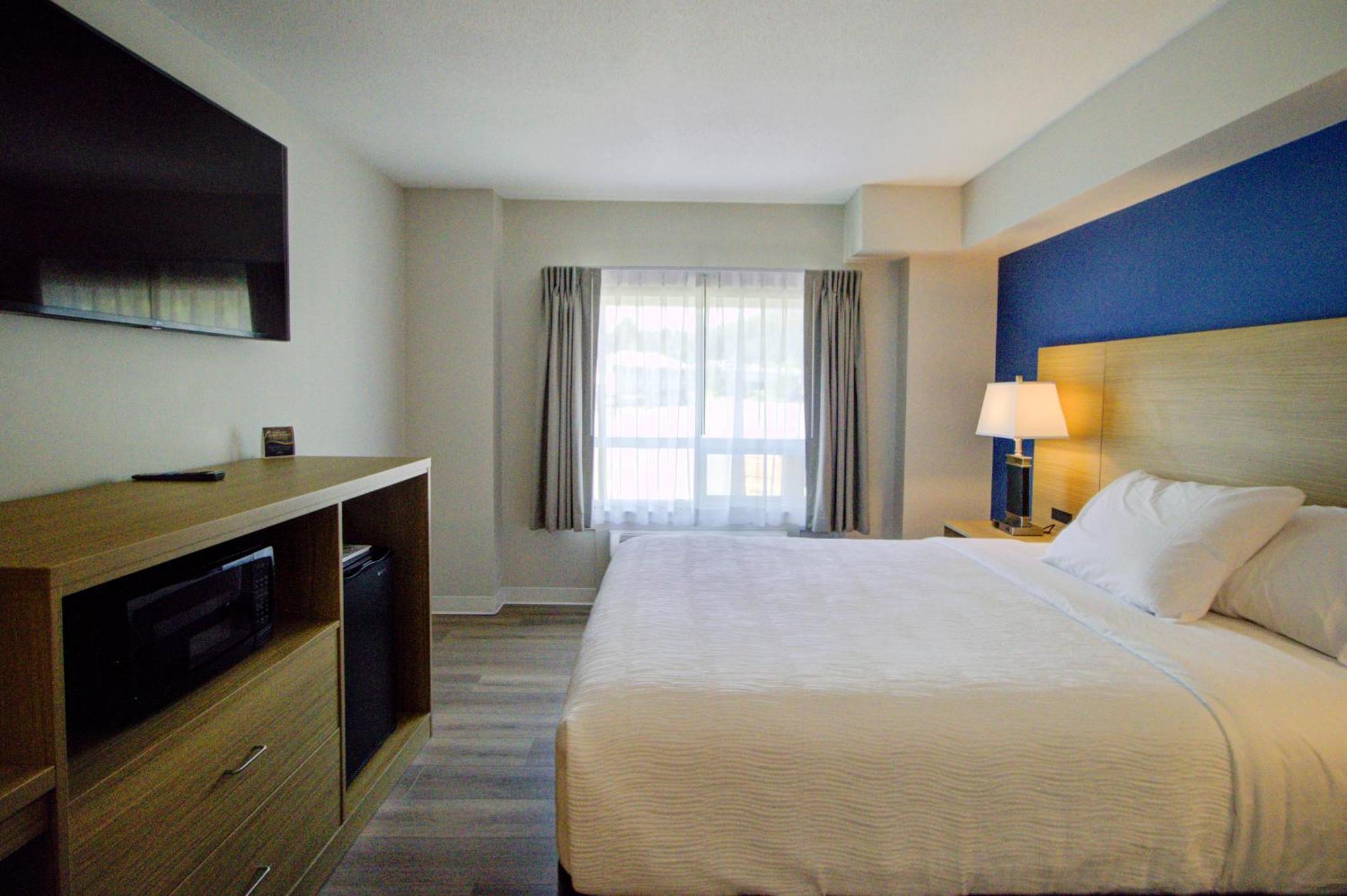 Baymont By Wyndham Gold River エクステリア 写真